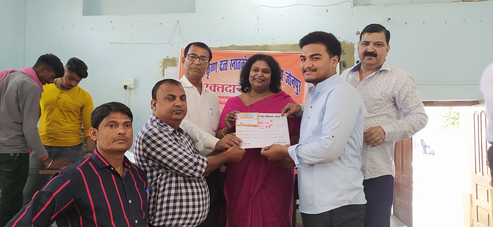 शहर के राजा श्री कृष्ण दत्त महाविद्यालय एवं इंडियन रेडक्रास सोसायटी जौनपुर के तत्वावधान में रक्तदान शिविर का आयोजन